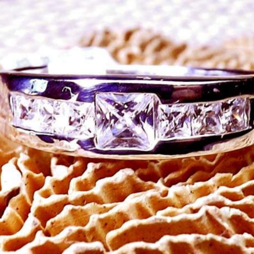 Men's cubic zirconia  wedding band